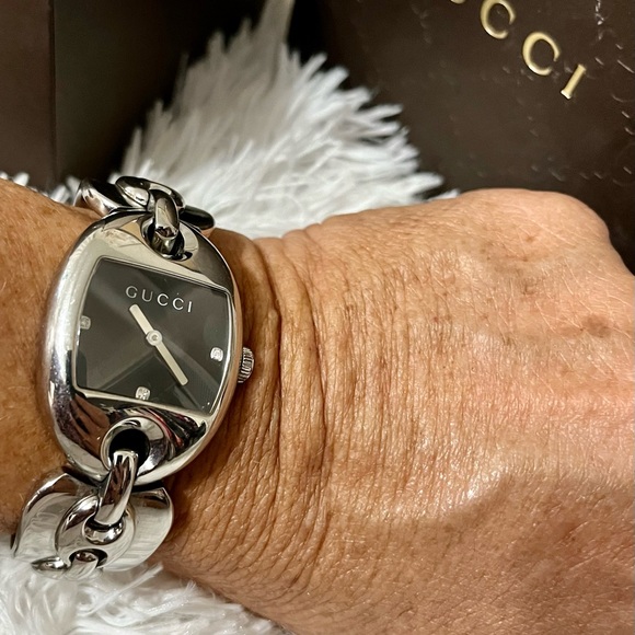 Gucci Bangle Chain Watch - Picture 2 of 12